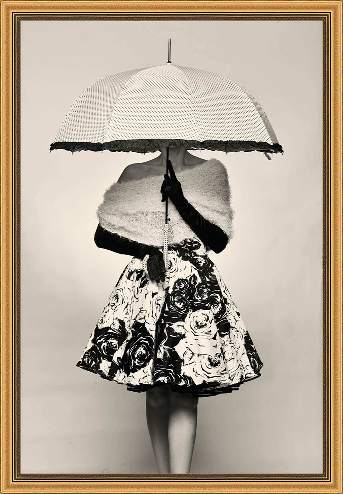 A girl with an umbrella, tirage encadré sur aluminium 60x90 cm