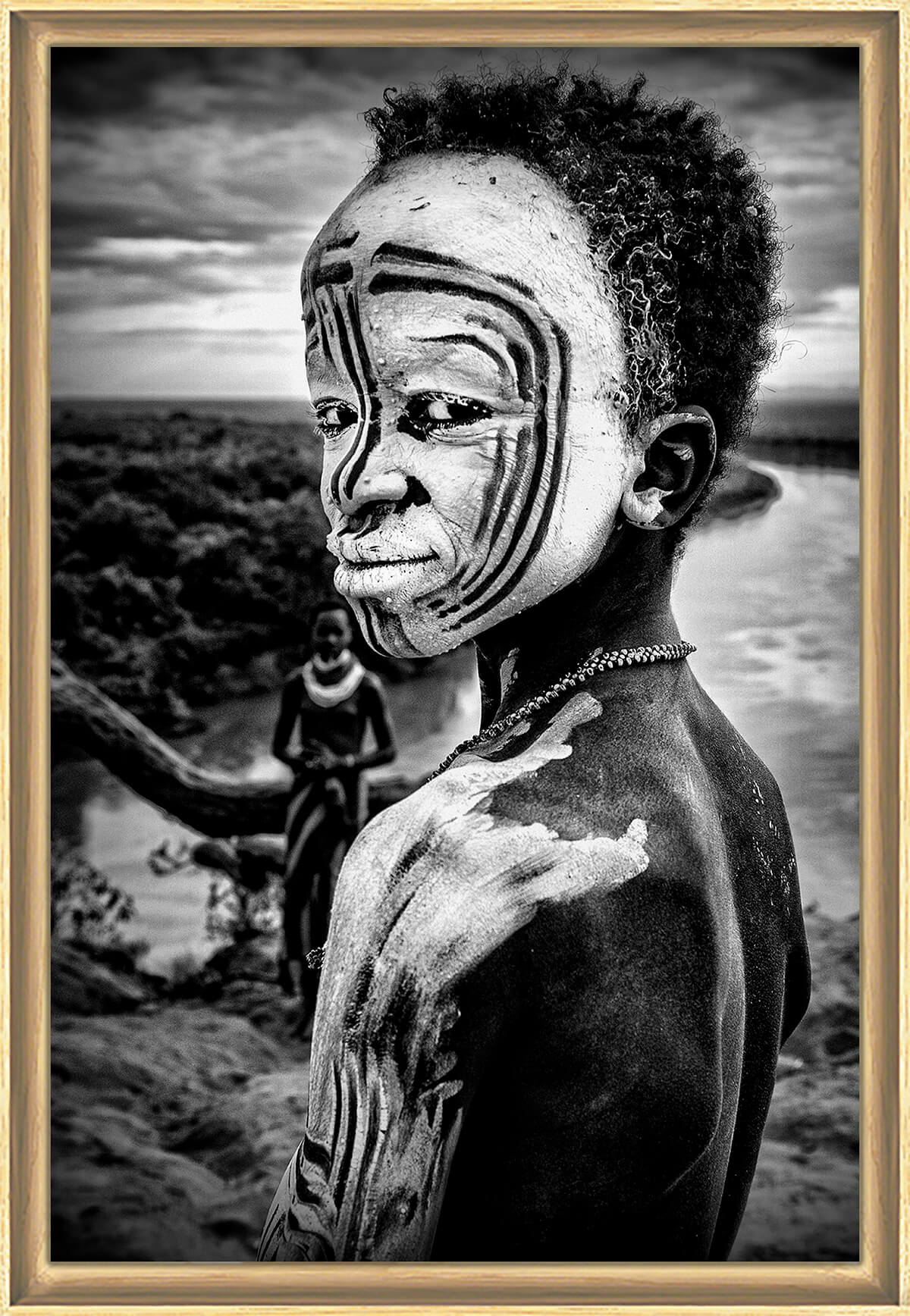 A boy of the Karo tribe, tirage encadré sur verre synthétique 40x60 cm